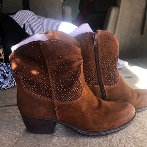 Ambrosia Brown boots
